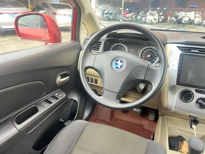 Venucia r50