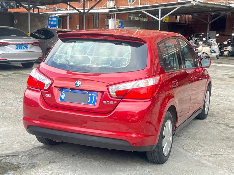 Venucia r50