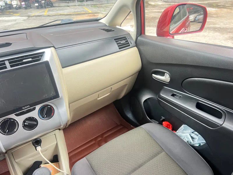 Venucia r50