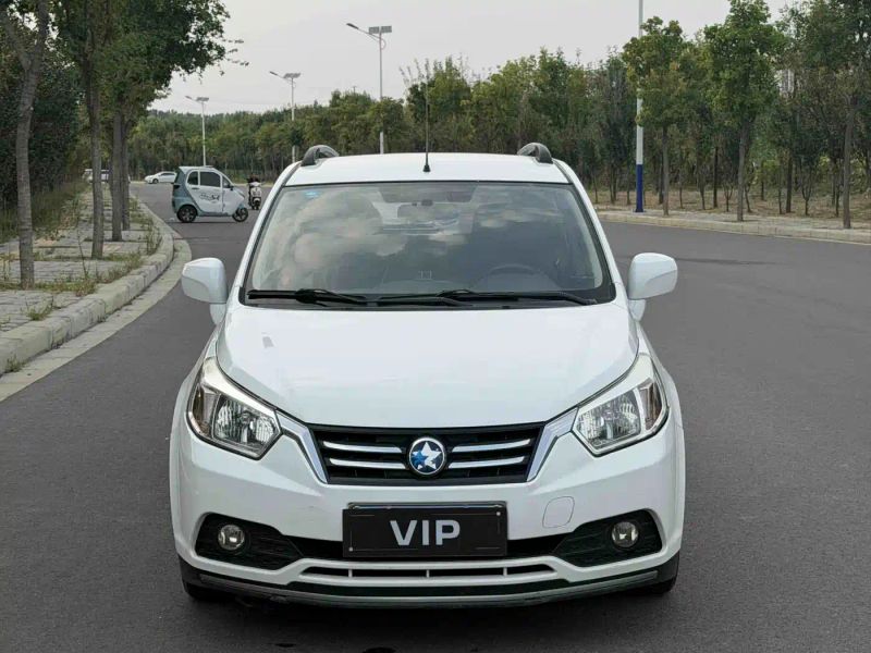 Venucia r50