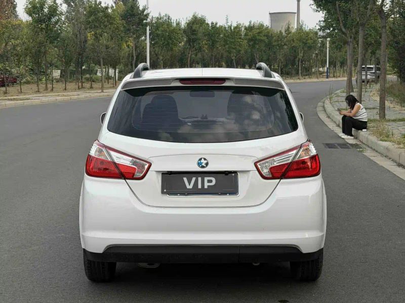 Venucia r50