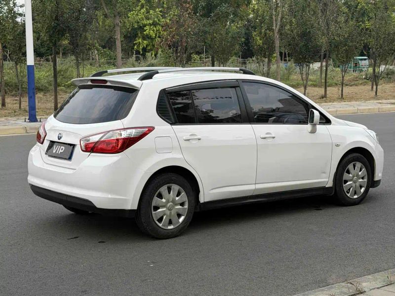 Venucia r50