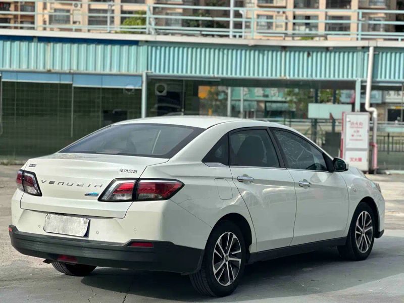Venucia d60