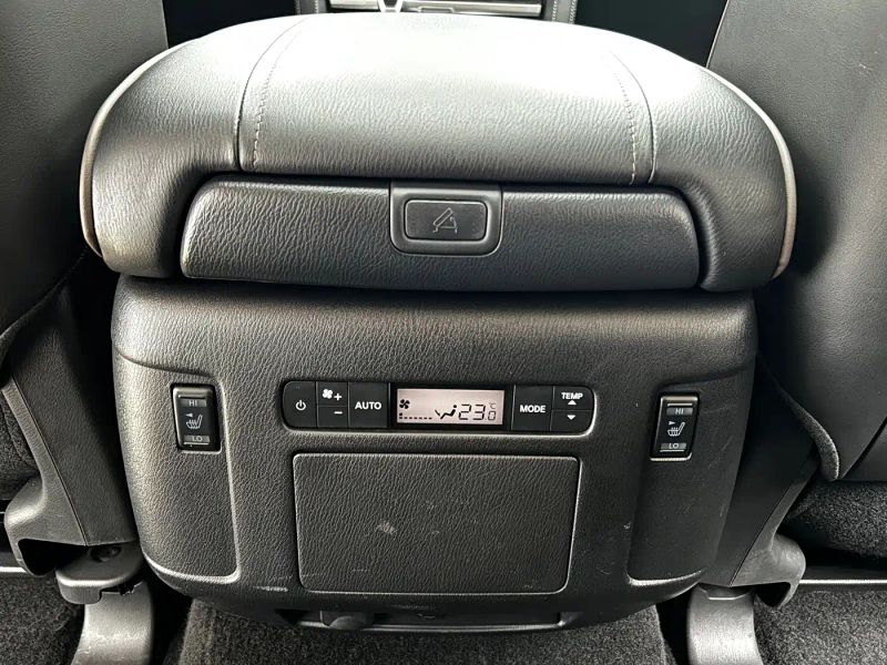 Nissan armada