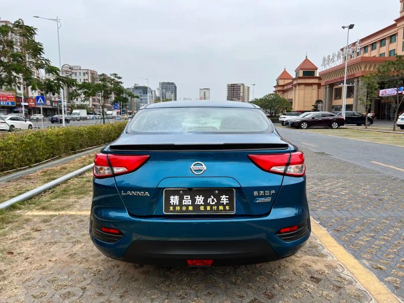 Nissan bluebird