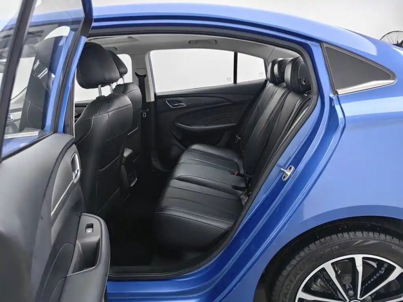 Roewe i5