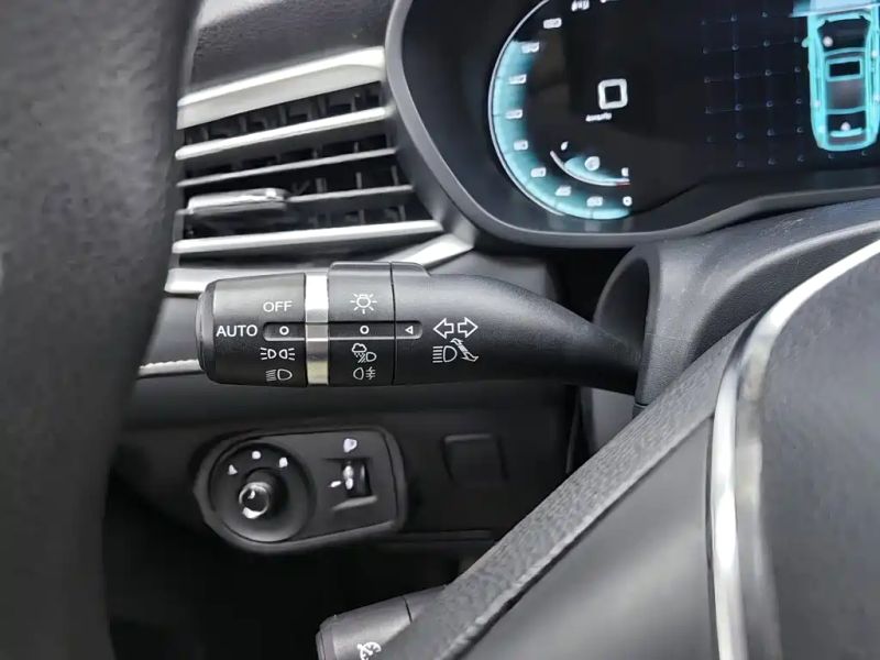 Roewe i5