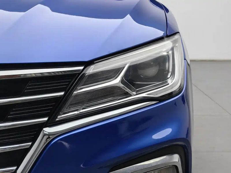 Roewe i5