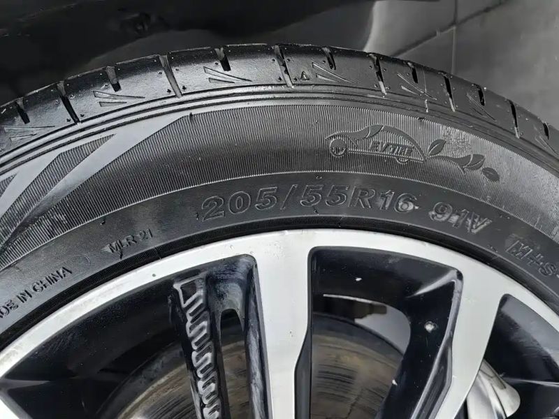 Roewe i5