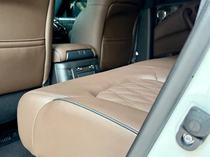 Nissan armada