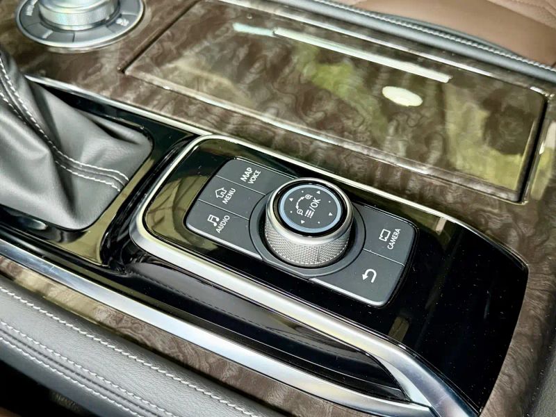 Nissan armada