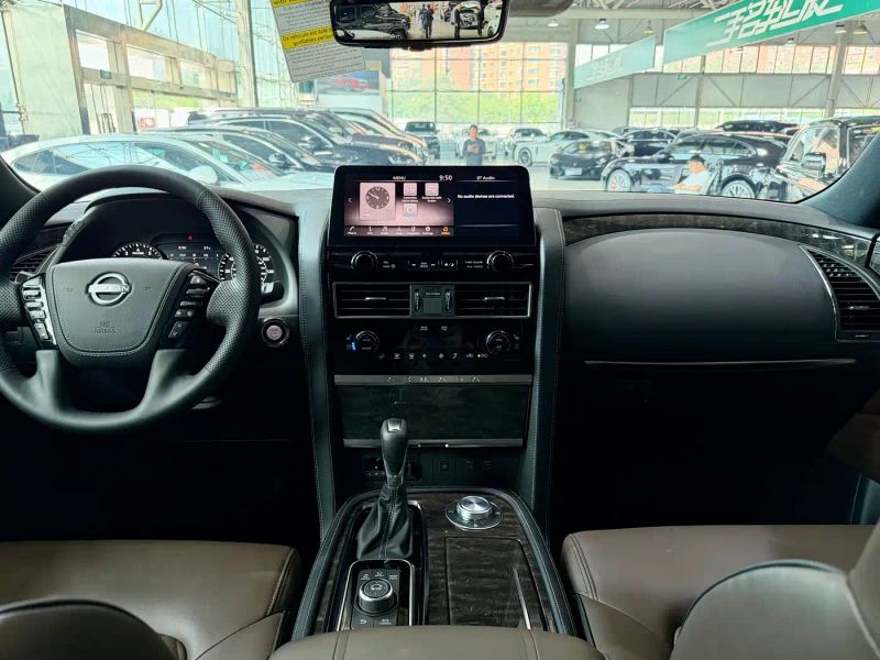 Nissan armada