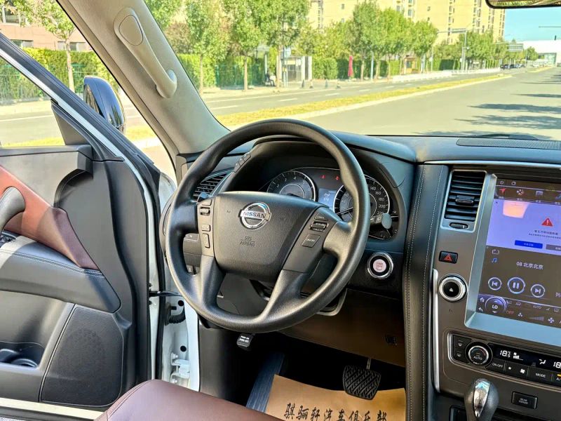 Nissan y62