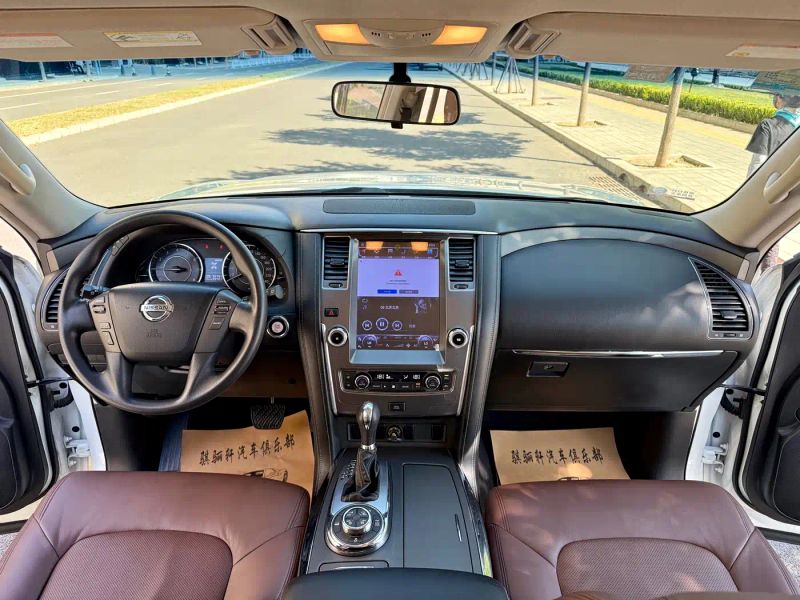 Nissan y62