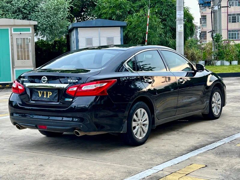 Nissan altima