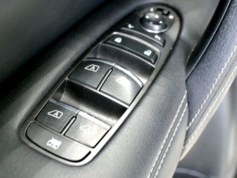 Nissan y62