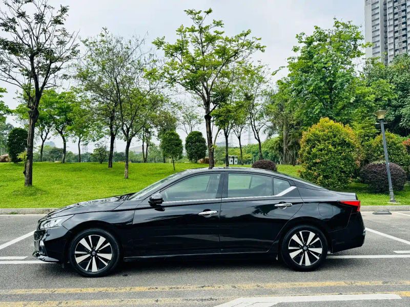 Nissan altima