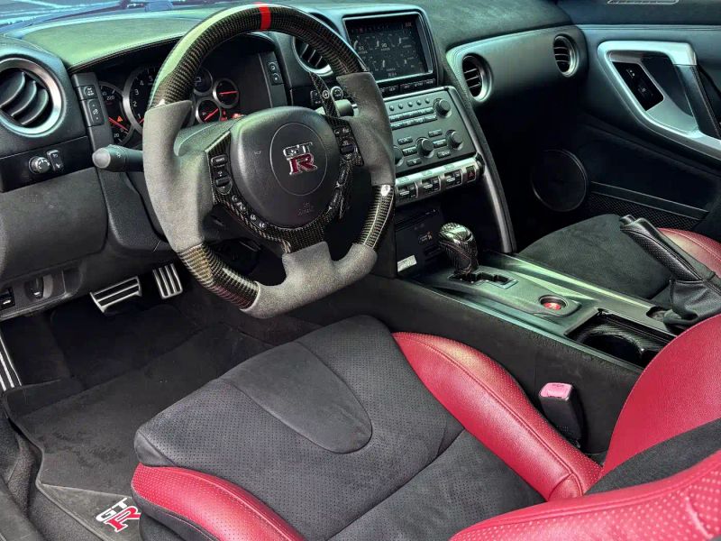 Nissan GT-R