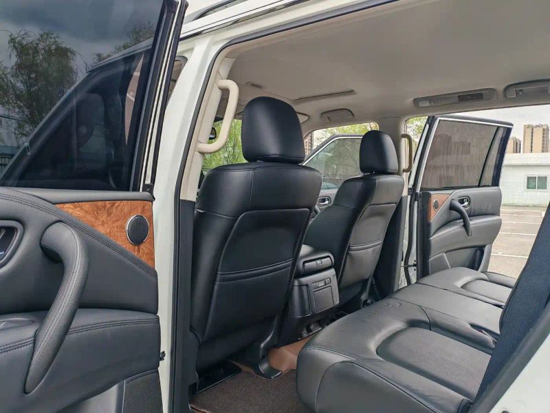 Nissan armada