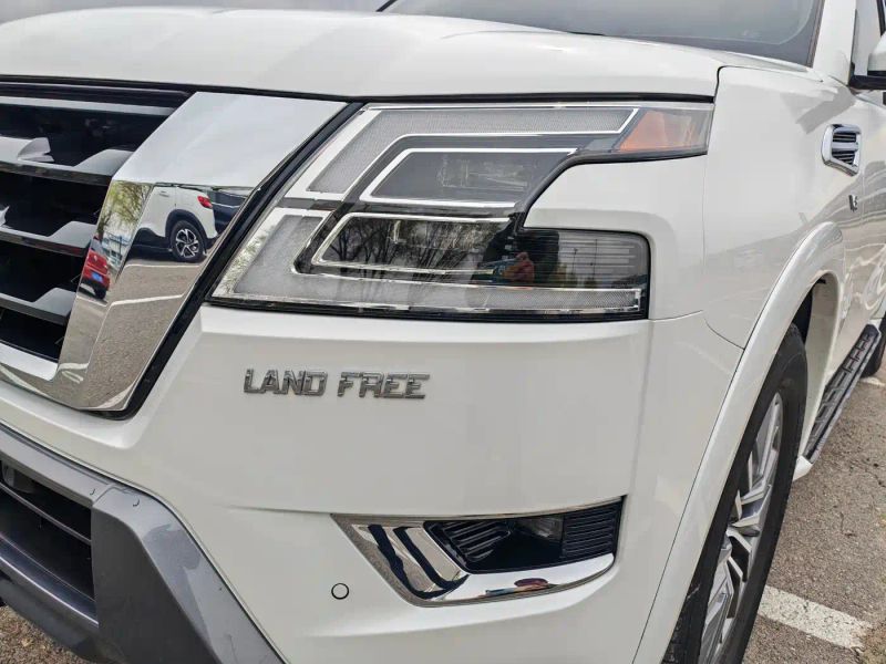 Nissan armada