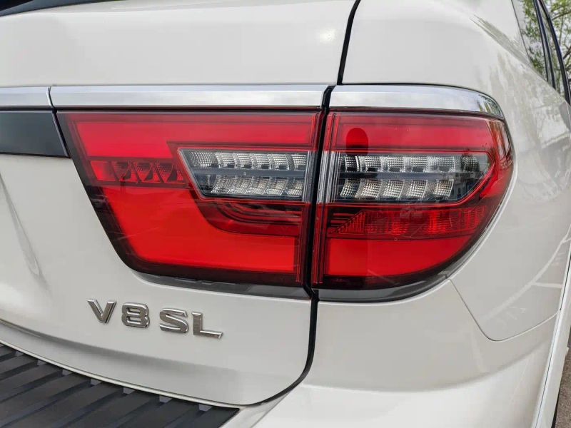 Nissan armada