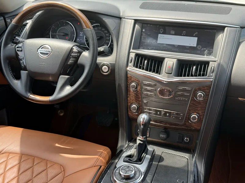 Nissan y62