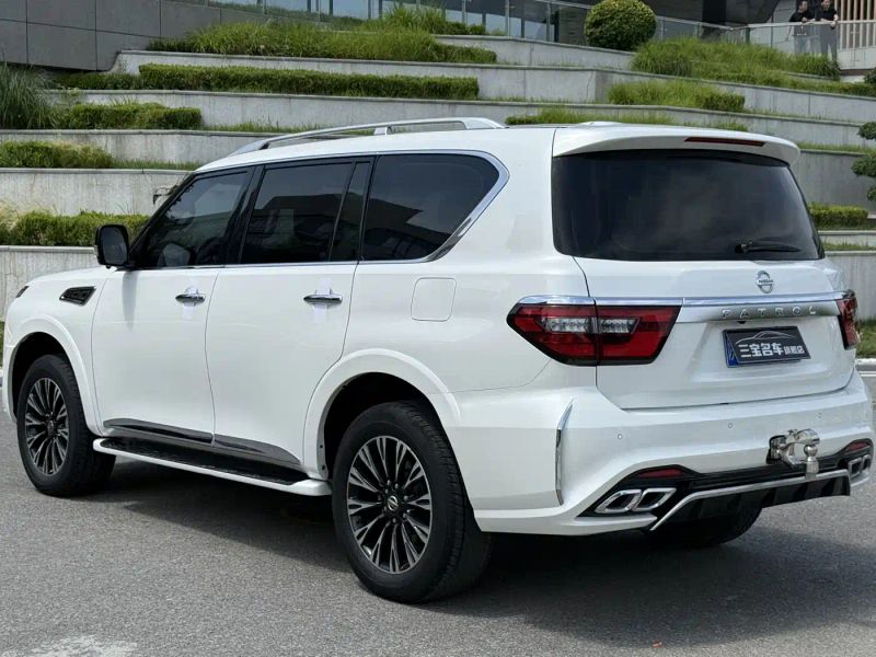 Nissan y62