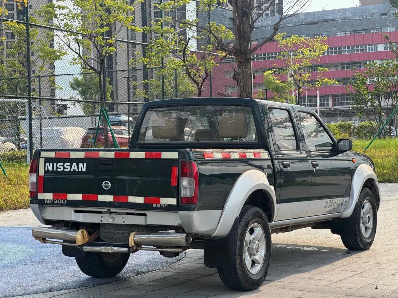 Nissan d22