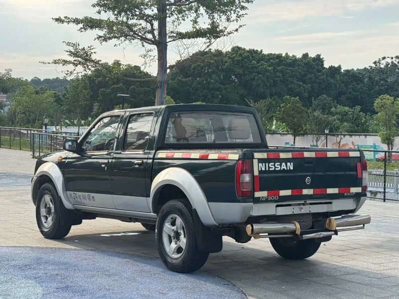 Nissan d22