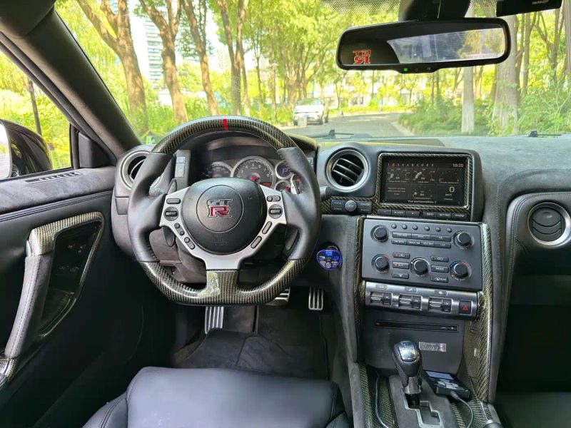 Nissan GT-R
