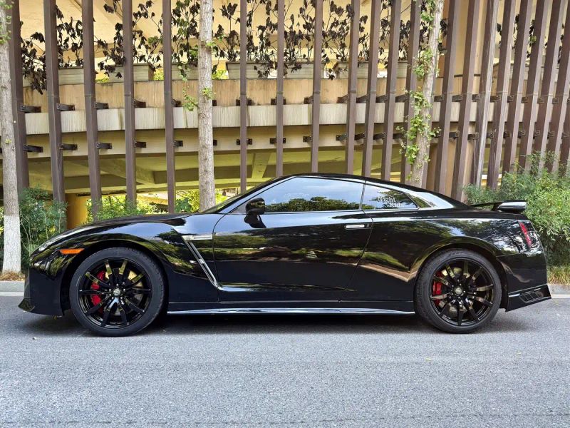 Nissan GT-R