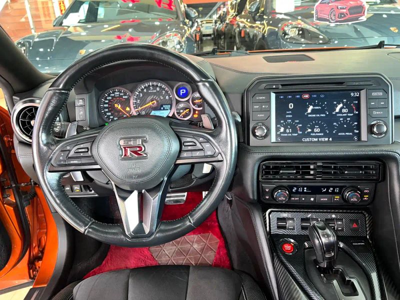 Nissan GT-R