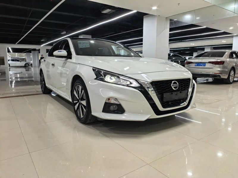 Nissan altima