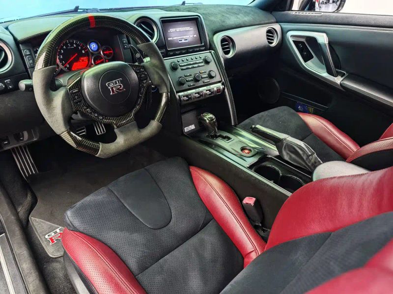 Nissan GT-R