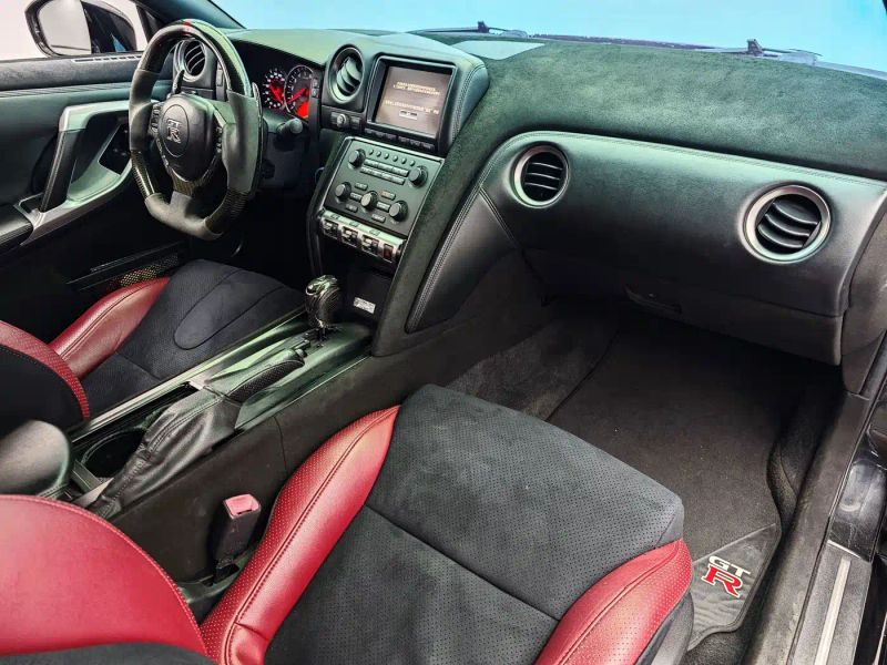 Nissan GT-R