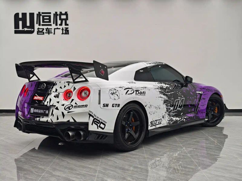 Nissan GT-R