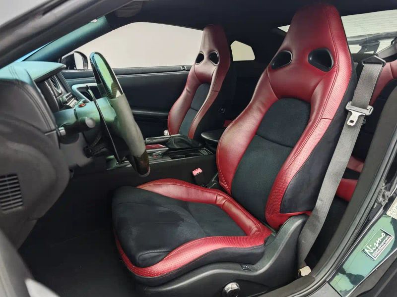 Nissan GT-R