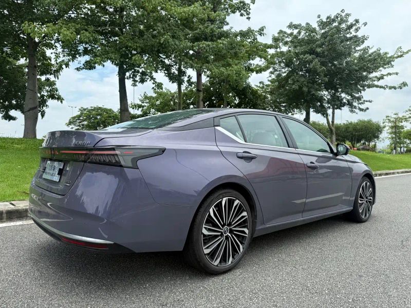 Nissan altima