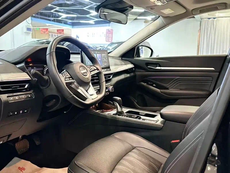 Nissan altima