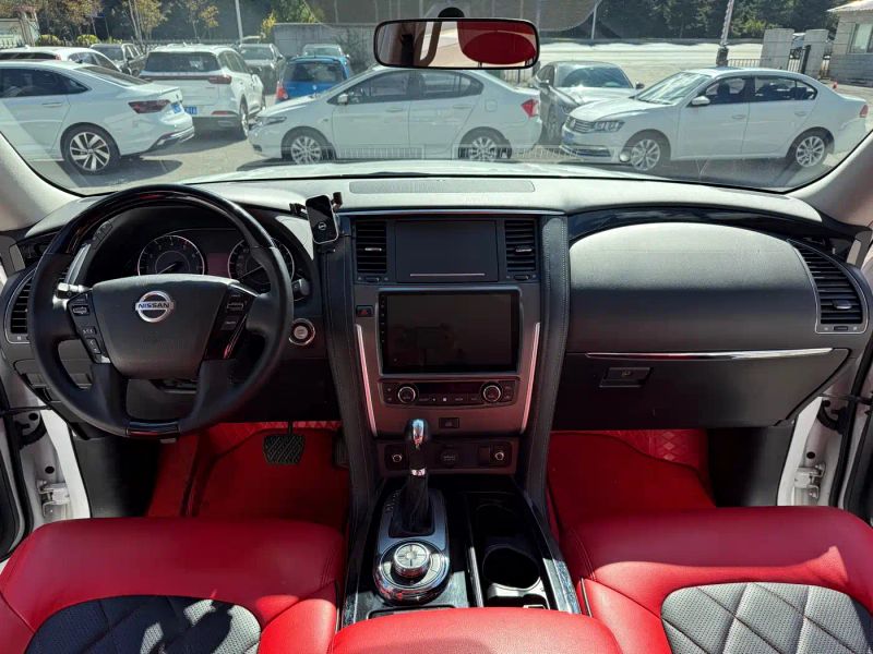 Nissan y62