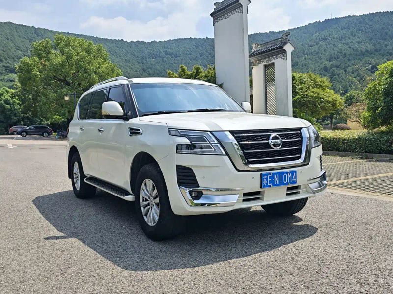 Nissan y62