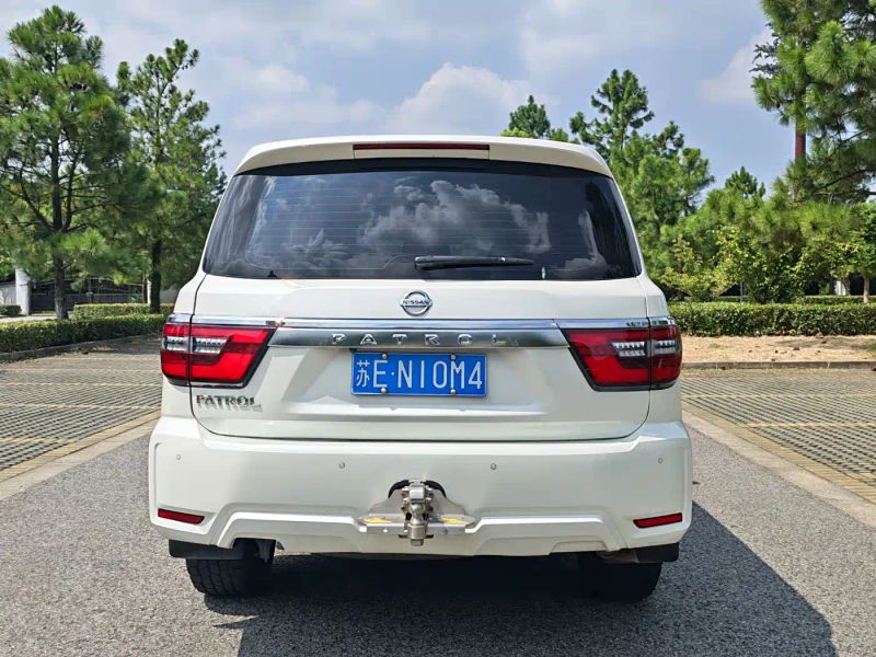 Nissan y62