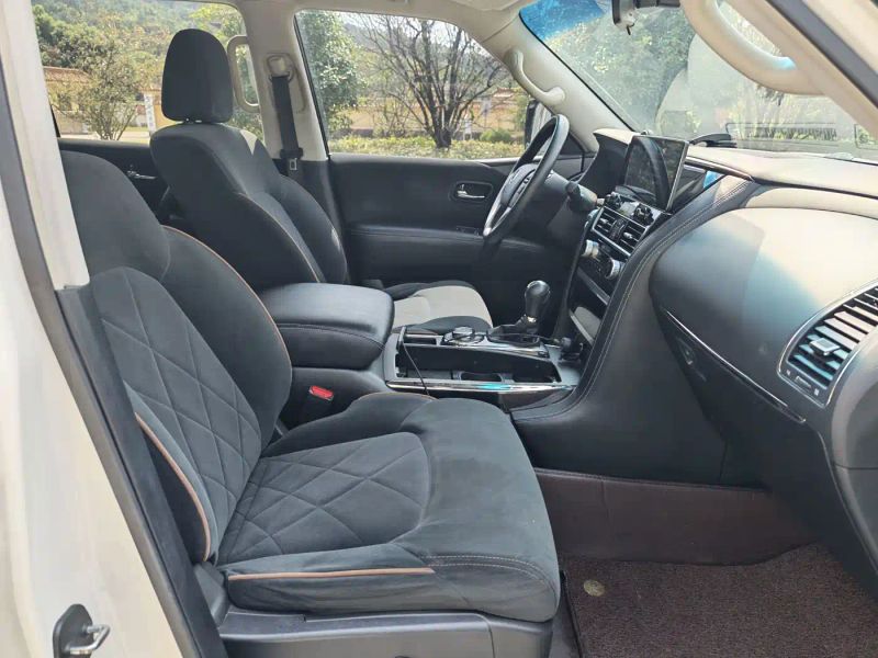 Nissan y62