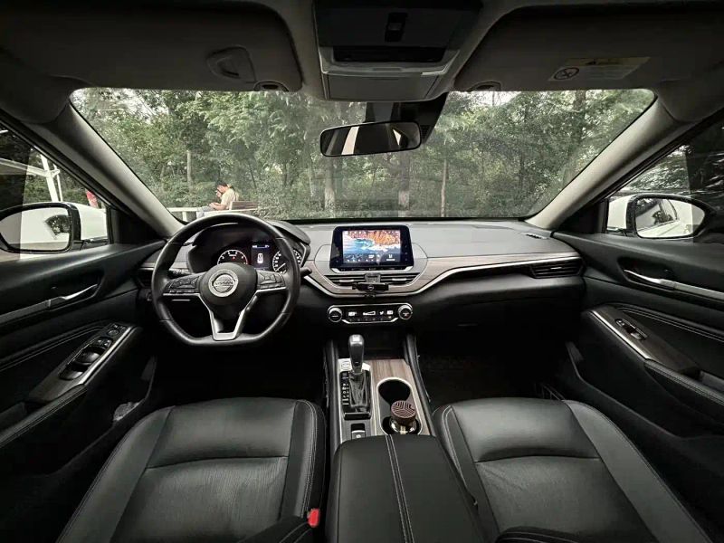 Nissan altima