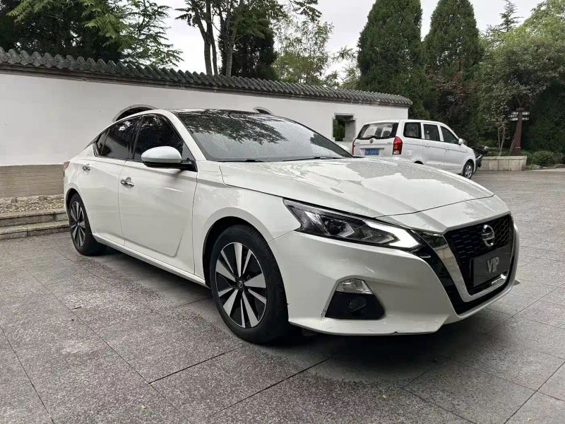 Nissan altima