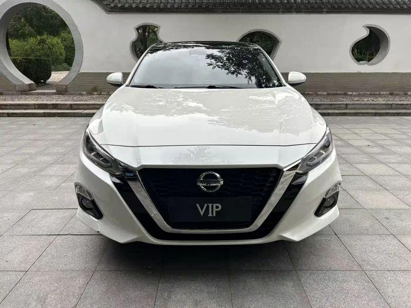 Nissan altima