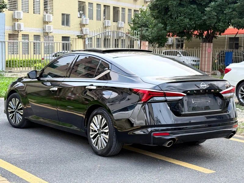 Nissan altima