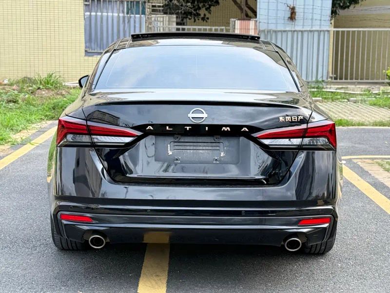 Nissan altima