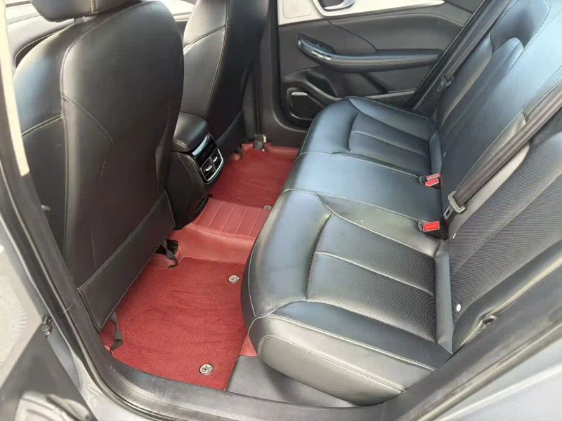 Roewe i6-max