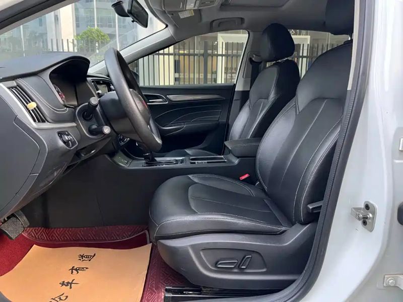Roewe i6